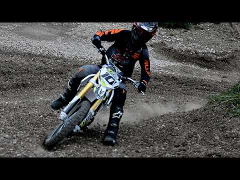 Load and play video in Gallery viewer, 10Ten 250R 250cc 19/16 Dirt Bike
